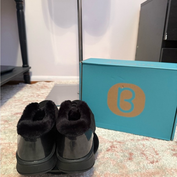 Bzees Black Women's Slip-On Sneakers - Picture 4 of 4